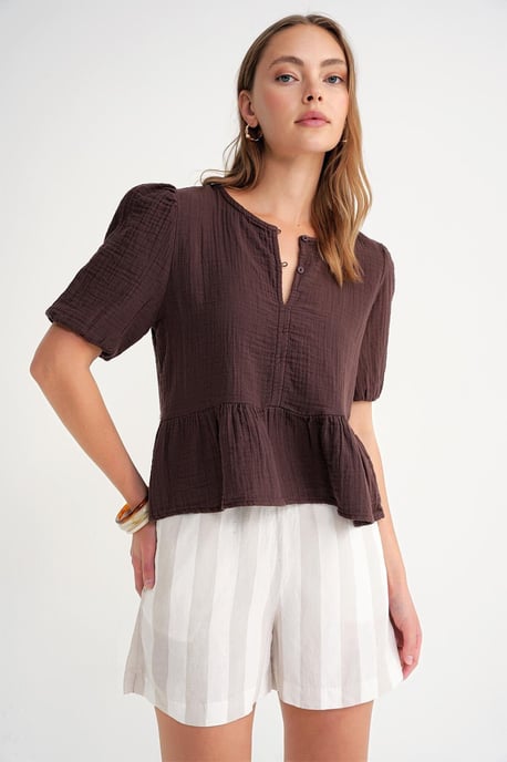 Textured Muslin Rundhalsbluse mit Knopfverschluss - Image 1