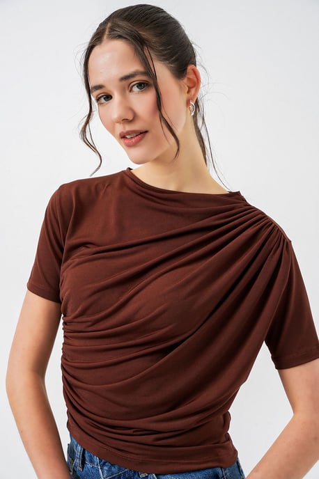 Bluse mit Rüschendetails und Rundhalsausschnitt - Image 2