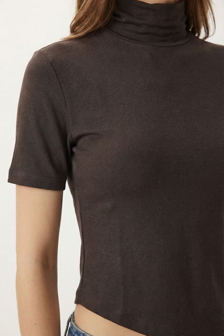 Schmal geschnittene Rollkragenbluse - Image 3