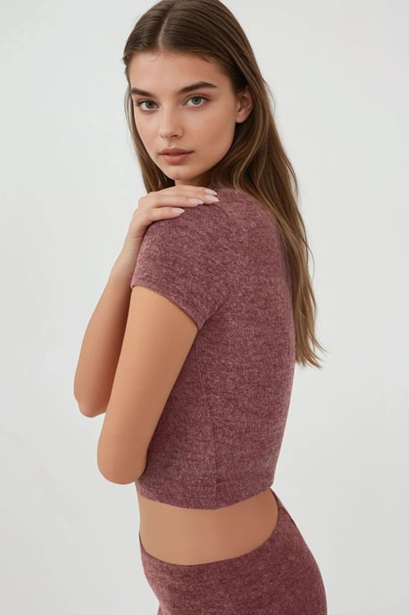 Schmal geschnittene gestrickte Crop-Bluse - Image 4