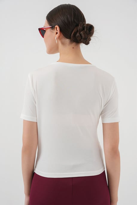 Taillierte Bluse mit Rüschendetails und Rundhalsausschnitt - Image 6