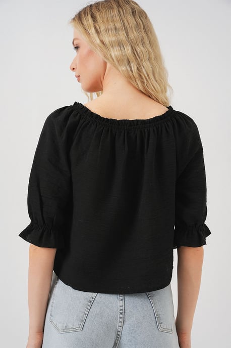 Texturierte Bootsausschnitt-Crop-Bluse mit Pompon-Detail - Image 6