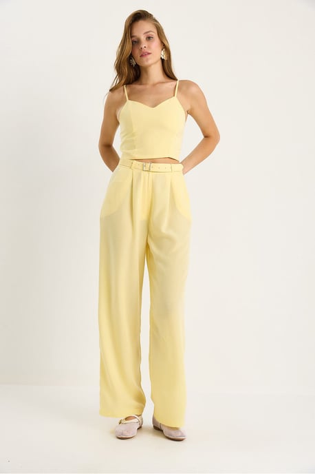 V-Ausschnitt Bluse und weit geschnittene Hose Set - Image 3