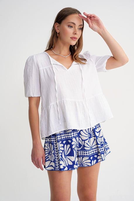 Strukturierte Musselin Rundhalsbluse mit Bindungsdetail - Image 3