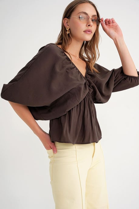 V-Ausschnitt-Bluse mit Rüschendetail - Image 4