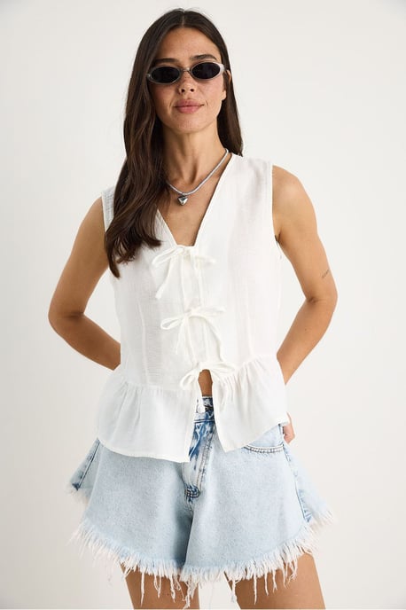 V-Ausschnitt Crepe Bluse mit Schleife - Image 4