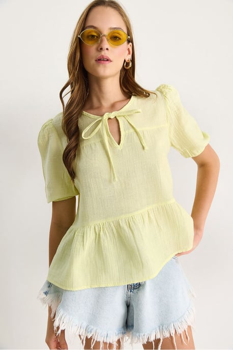Bluse mit runder Halslinie und Krawatten-Details - Image 2