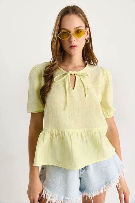 Bluse mit runder Halslinie und Krawatten-Details - Image 4