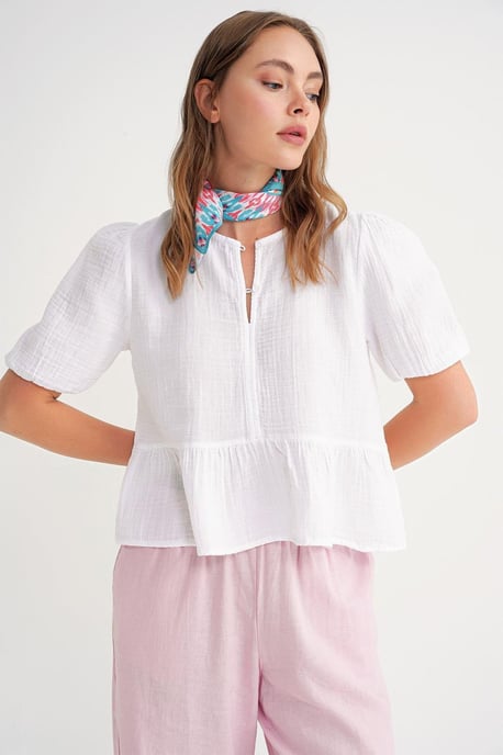 Textured Muslin Rundhalsbluse mit Knopfverschluss - Image 1