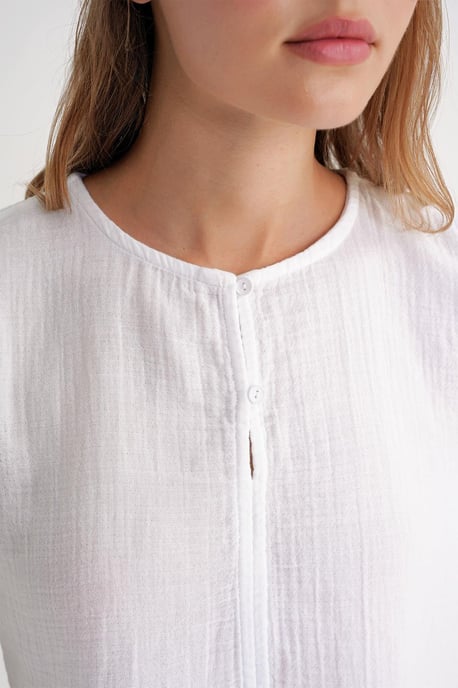 Textured Muslin Rundhalsbluse mit Knopfverschluss - Image 5