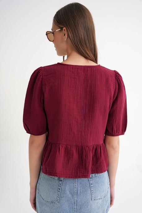 Texturierte Musselin Rundhalsbluse mit Knopfverschluss - Image 5