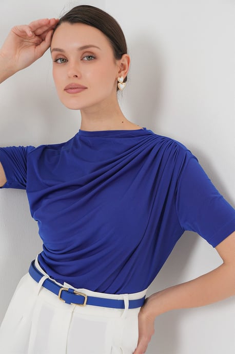 Taillierte Bluse mit Rüschendetails und Rundhalsausschnitt - Image 3