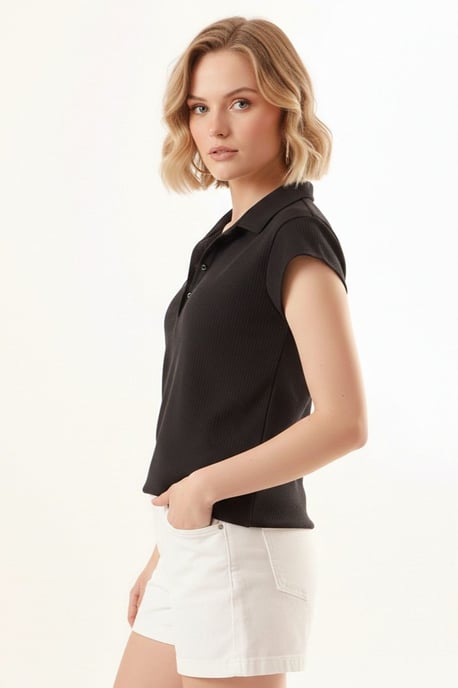 Strukturierte Polohemd-Bluse mit Knopfverschluss - Image 4