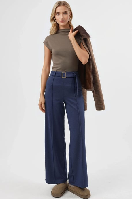 Taillierte Bluse mit Stehkragen und Cap-Ärmeln aus Strick - Image 5