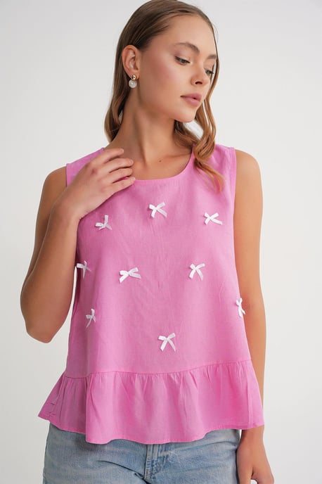 Bluse mit Rundhalsausschnitt und Schleifendetail - Image 3