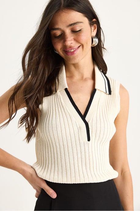 Schlanke Passform V-Ausschnitt Knopf-Bluse - Image 5