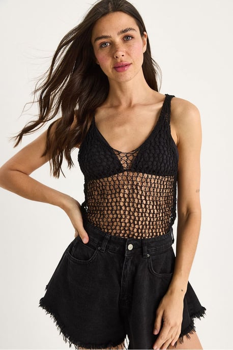 Texturierte Strickbluse mit Rundhalsausschnitt und Netzdetails - Image 1