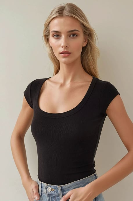 Hiccup Schmal geschnittenes Ripp-Crop-Top mit rundem Ausschnitt - Schwarz - Image 2