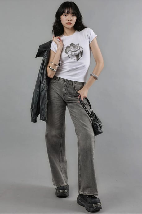 Bedrucktes, enganliegendes Rundhals-Strick-Crop-Top - Image 2