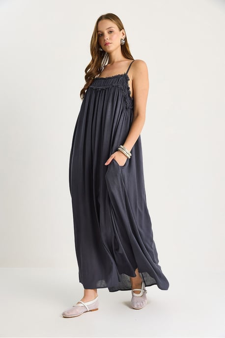 Gesticktes Maxi-Kleid mit quadratischem Kragen - Image 2