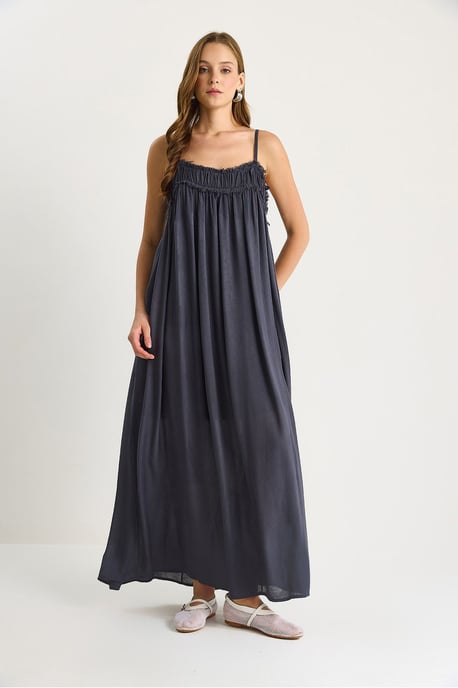 Gesticktes Maxi-Kleid mit quadratischem Kragen - Image 3