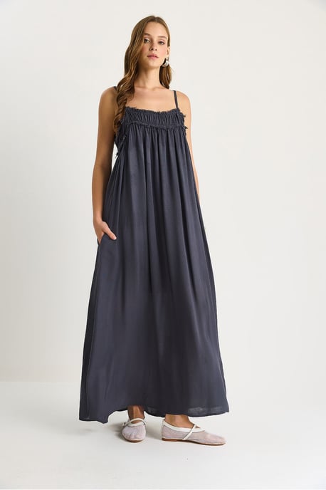 Gesticktes Maxi-Kleid mit quadratischem Kragen - Image 4