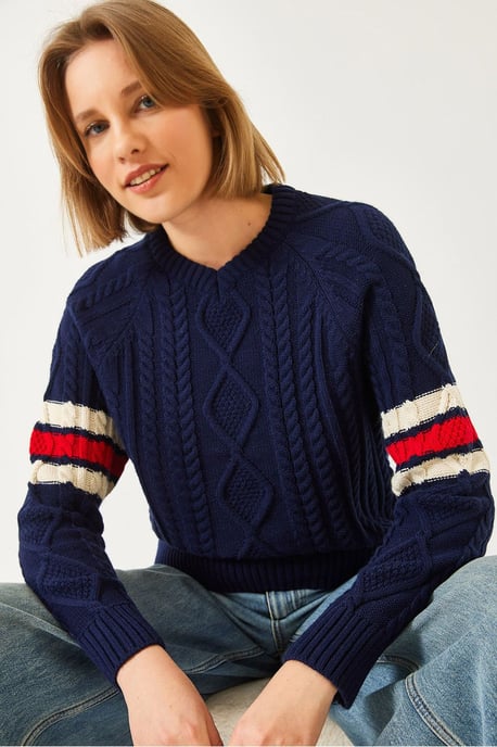 Musterierter V-Ausschnitt Enganliegender Strickpullover - Image 1
