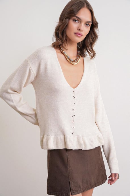 Leichtes V-Ausschnitt-Stricktop mit Knopfdetail - Image 2
