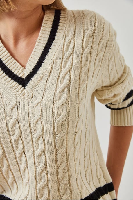 V-Ausschnitt Rippstrickpullover mit Baklava-Muster - Image 3