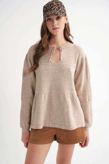 Locker gestrickter Pullover mit Bindeband - Image 3