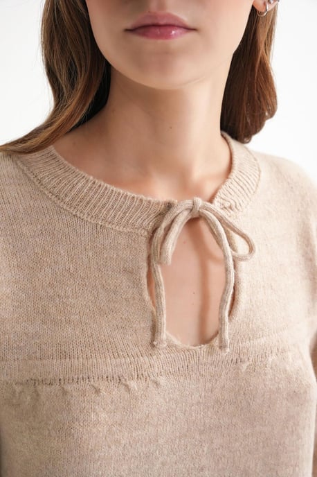 Locker gestrickter Pullover mit Bindeband - Image 6
