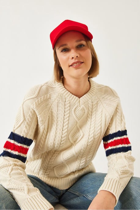 Musterierter V-Ausschnitt Fitted Strickpullover - Image 4