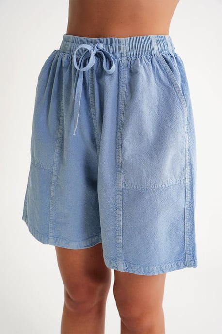 Hohe Taillen Baumwollkordelzug Mini-Shorts - Image 4