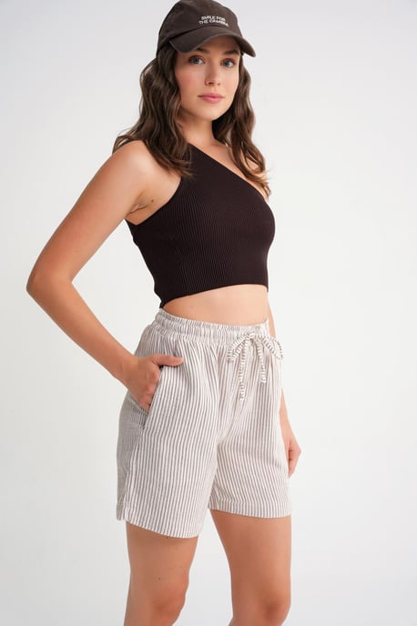 Hochgeschnittene gestreifte weite Shorts - Image 4