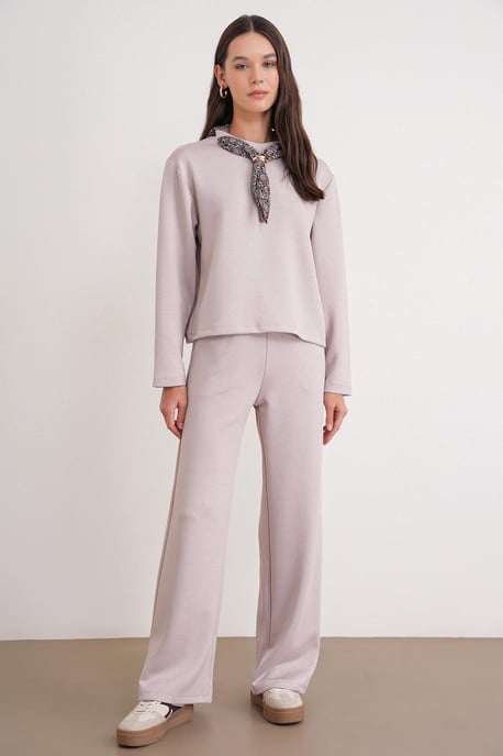 Crew-Neck Strickaktivset mit Sweatshirt und Hose - Image 1