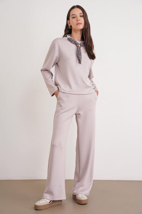 Crew-Neck Strickaktivset mit Sweatshirt und Hose - Image 2