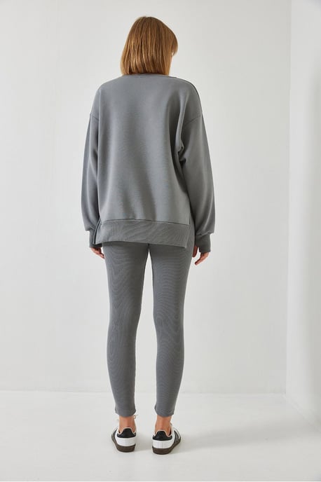 Strick-Knit Capri Aktiv-Set mit Rundhalsausschnitt - Image 3