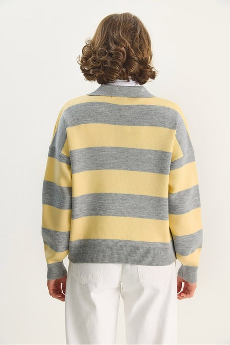 Gestreifter Strickpullover - Image 6