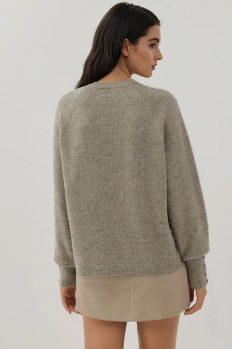 Weicher strukturierter Pullover mit Knopfdetails und langen Ärmeln - Image 3