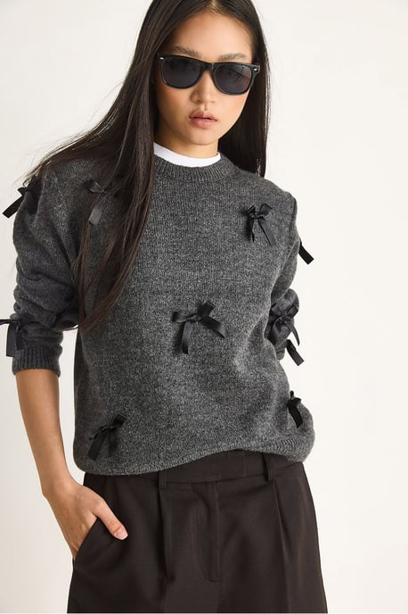 Pullover mit Schleifen-Details und Rundhalsausschnitt - Image 2