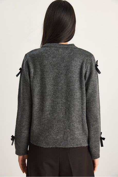 Pullover mit Schleifen-Details und Rundhalsausschnitt - Image 6
