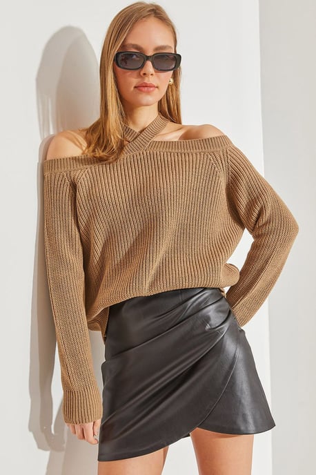 Strukturiertes Rundhals-Langarm-Pullover mit Ausschnittdetails - Image 1