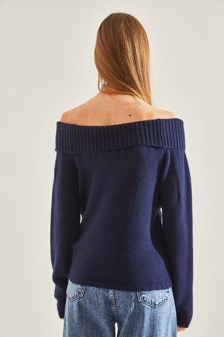 Strukturierter Strickpullover mit Madonna-Kragen - Image 2