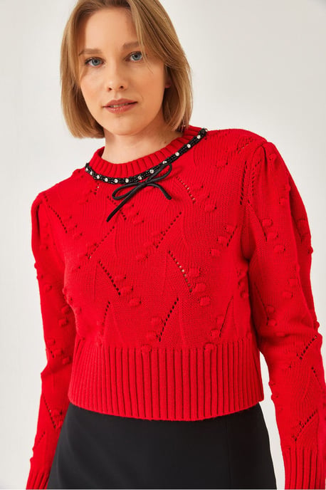 Strukturiertes besticktes Rundhals-Crop-Sweatshirt - Image 1