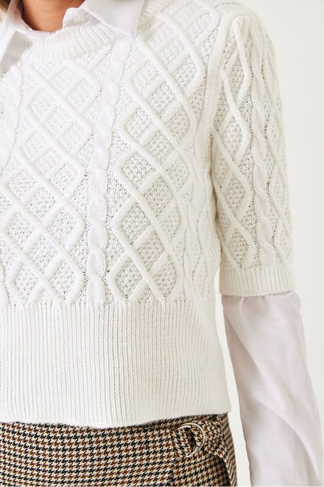 Strukturierter Strick-Crop-Pullover mit Hemdkragen - Image 4