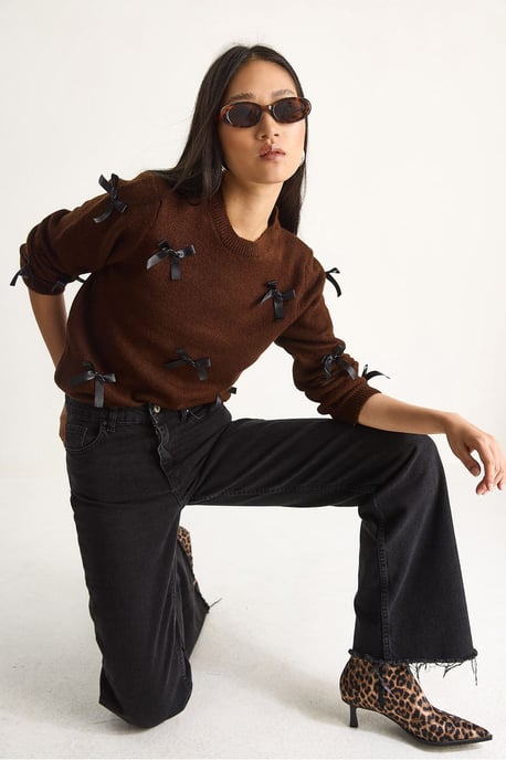 Pullover mit Schleifendetails und Rundhalsausschnitt - Image 5