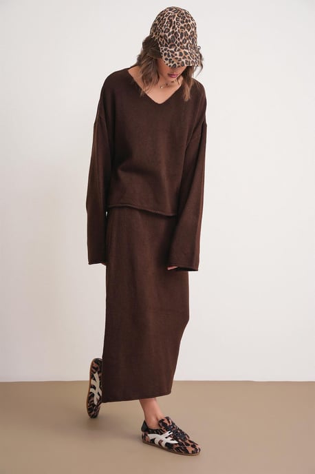 V-Ausschnitt Strickpullover und Rock Set - Image 4