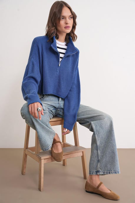 Strukturierter Pullover mit langem Arm und Reißverschlusskragen - Image 2