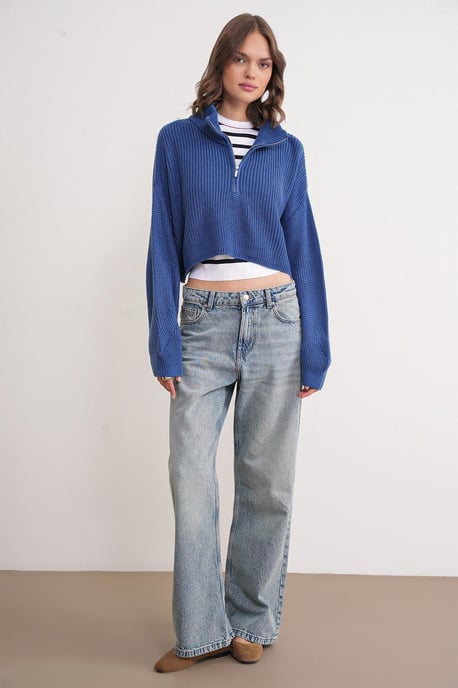 Strukturierter Pullover mit langem Arm und Reißverschlusskragen - Image 3