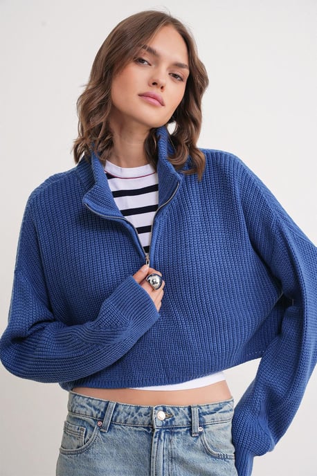 Strukturierter Pullover mit langem Arm und Reißverschlusskragen - Image 4
